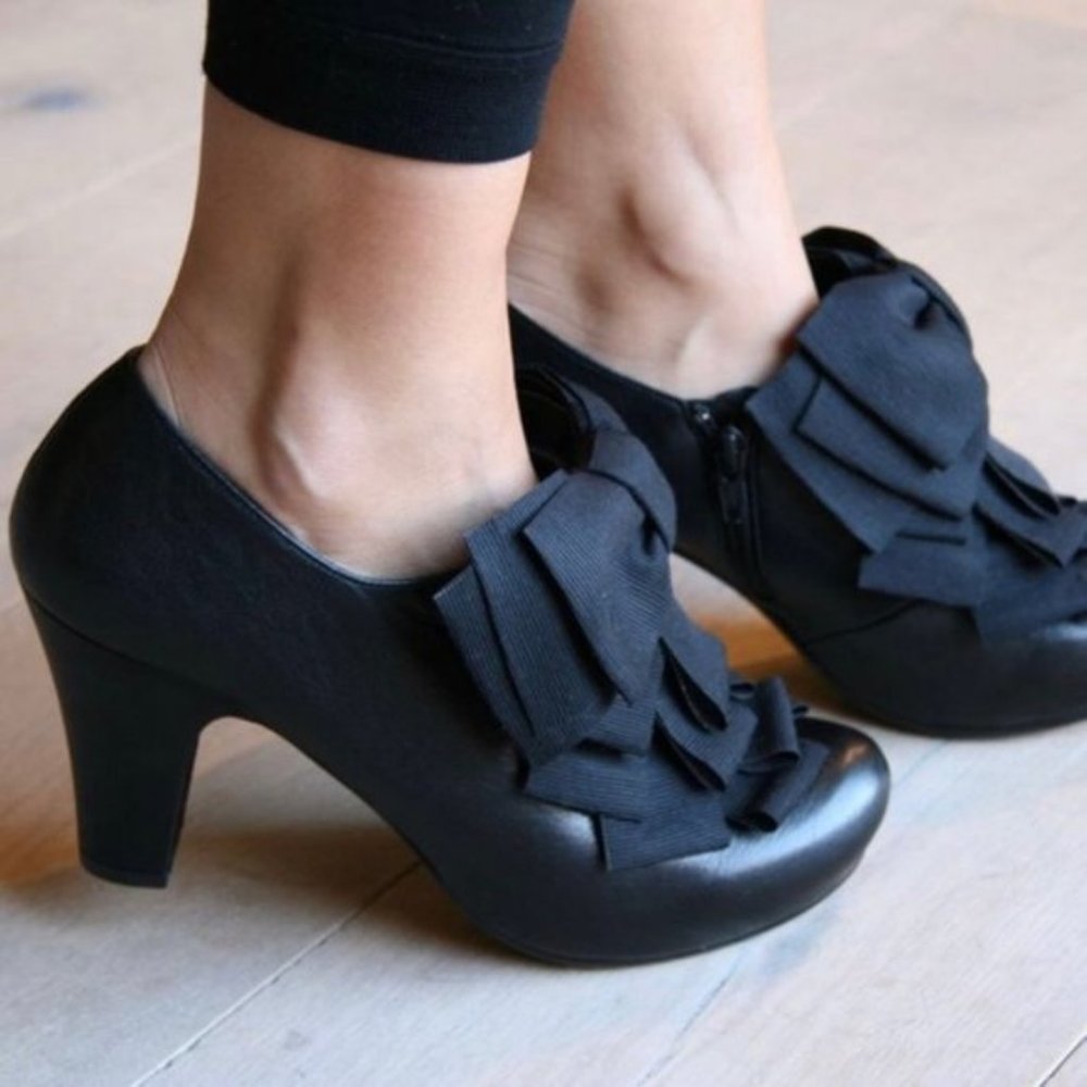 RARE! CHIE MIHARA ATAME ribbon heeled bootie EU 39.5 (US 8.5 - 9)